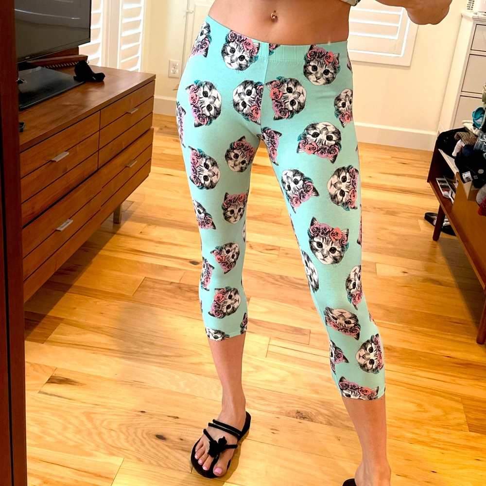 Flower Child Cat Cropped Leggings